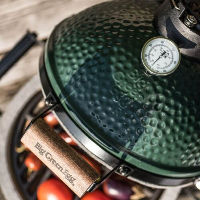 Big Green Egg Mini Lifestyle 4