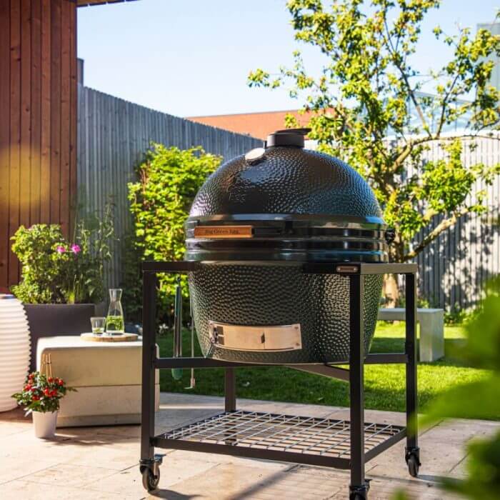 Big Green Egg 2XLarge Lifestyle 2