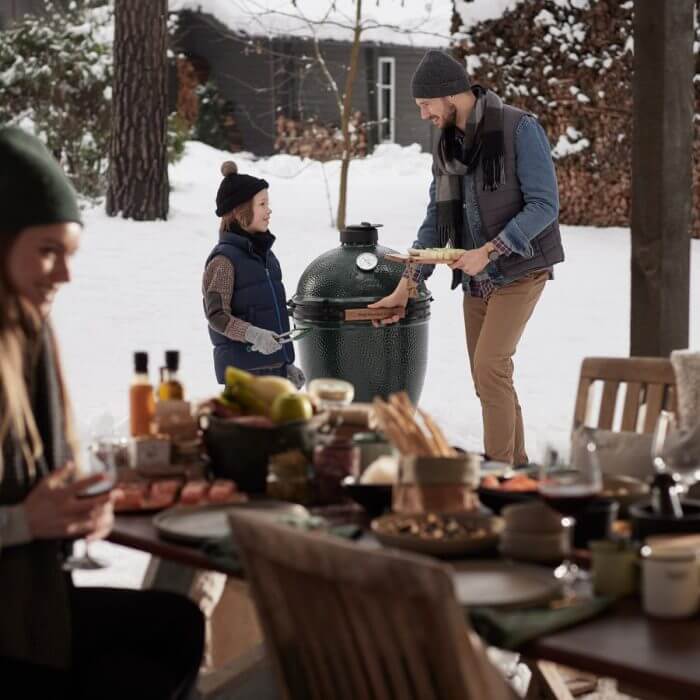 Big Green Egg Large Lifestyle 4