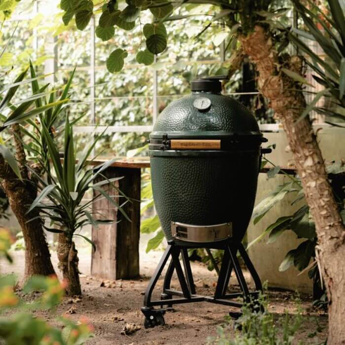 Big Green Egg Large Lifestyle 5