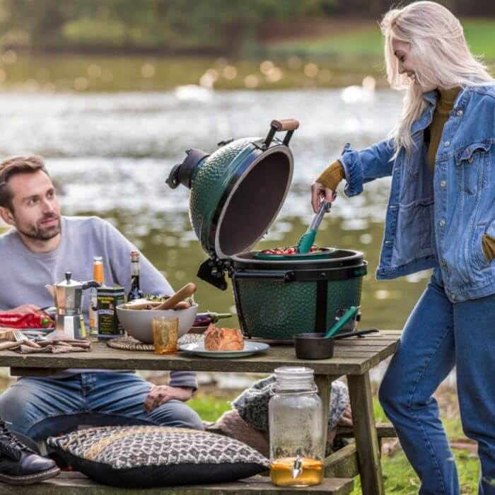 Big Green Egg MiniMax Lifestyle 6