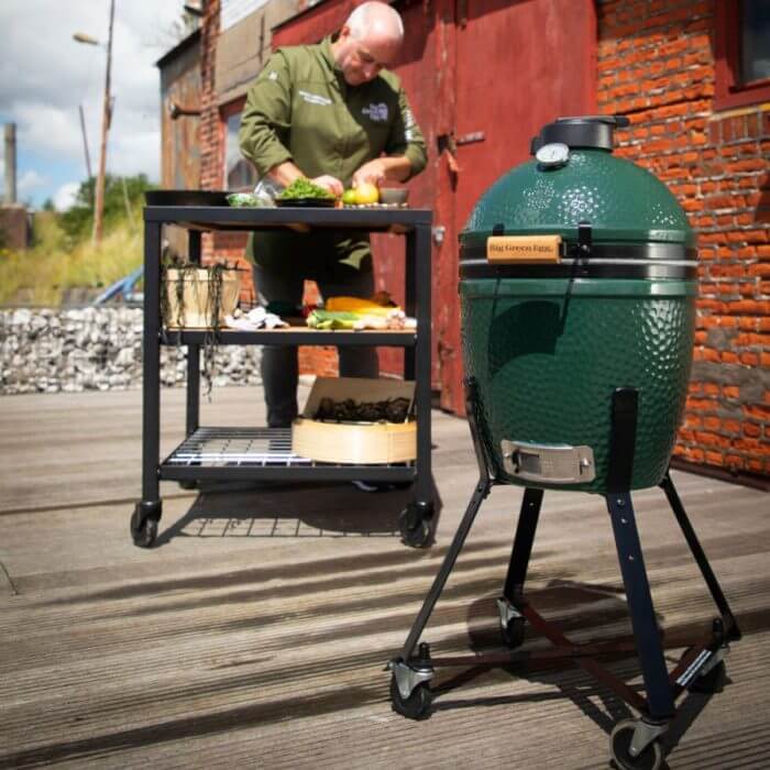 Big Green Egg Small Lifestyle 3
