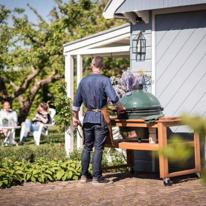 Big Green Egg XLarge Lifestyle 1