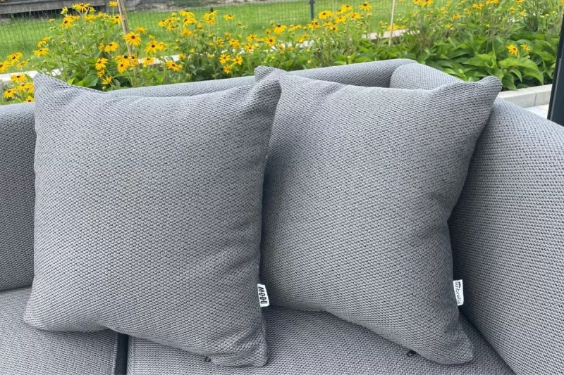 Poduszki ogrodowe z tkanin outdoorowych premium
